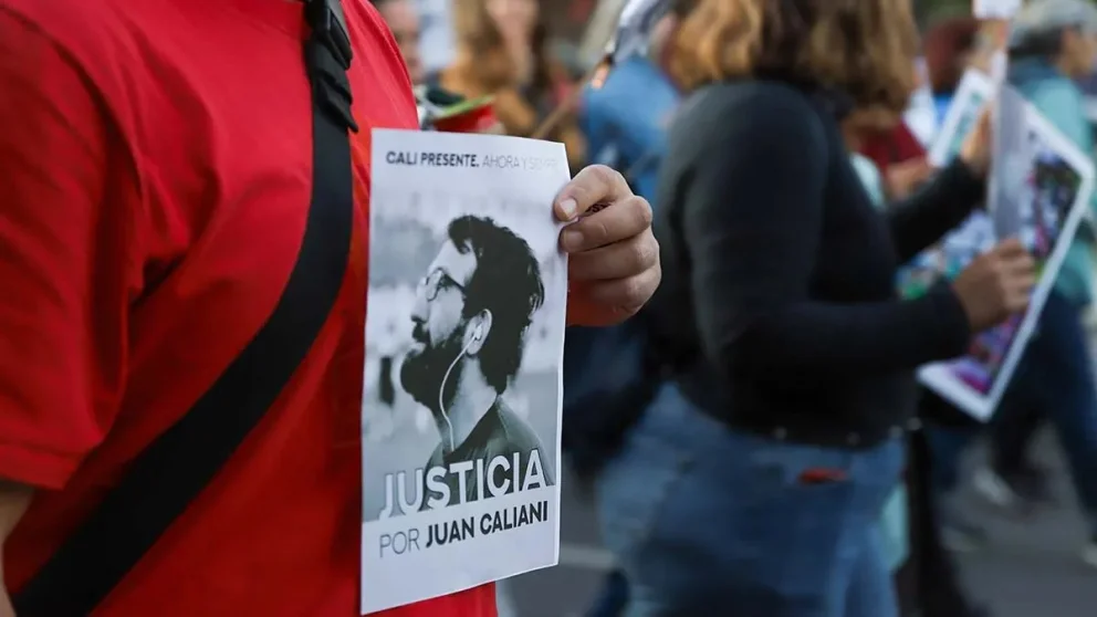 La familia de Juan convoca a una radio abierta frente al Palacio de Justicia para seguir la audiencia (Foto: archivo)