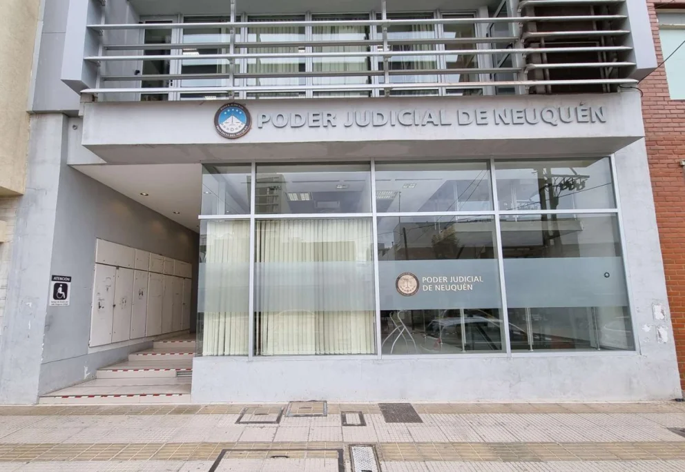La Justicia Civil de Neuquén.