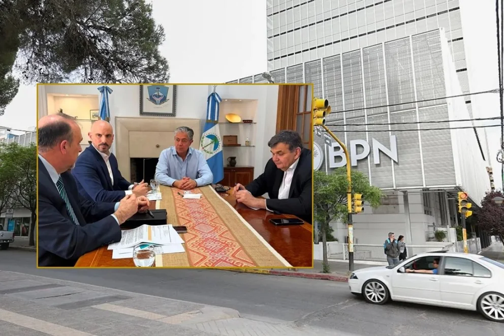 El gobernador neuquino, junto al titular del BPN y los ministros Jefe de Gabinete y de Economía al momento de realizar el anuncio. Fotos: archivo/Neuquén Informa