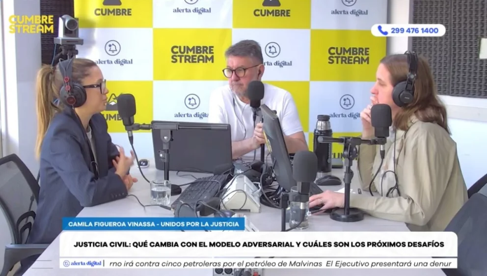La profesional fue entrevistada en el programa "Nada sucede dos veces", por AM Cumbre 1400. Foto: captura de video Cumbre Stream.