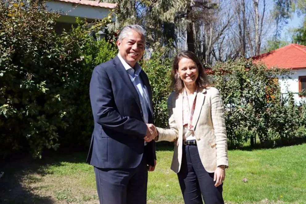 El encuentro del gobernador junto a sus funcionarios y el intendente neuquino, con la vicepresidenta del Banco Mundial se realizó en la ciudad de Neuquén. Foto: Neuquén Informa. 