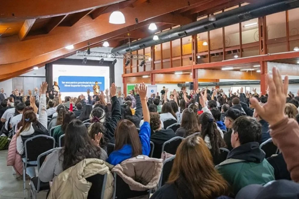 A partir del lunes quienes estudian en el nivel Terciario o Universitario en Neuquén podrán acceder al beneficio. Foto: Neuquén Informa