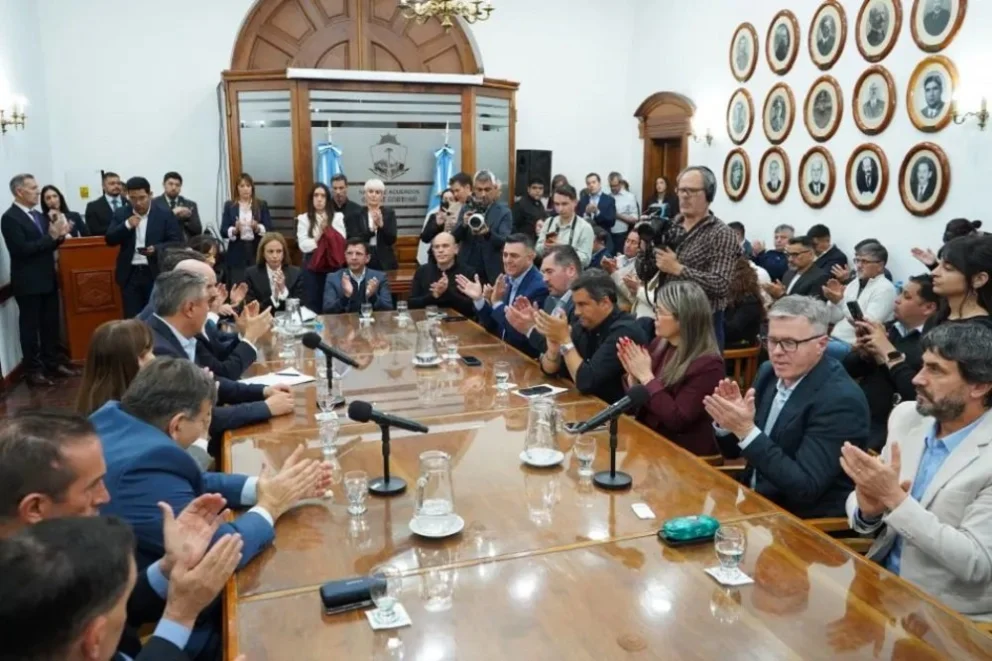 El impactante detalle de obras que se harán en los 36 municipios y comisiones de fomento de la provincia del Neuquén. Foto: Neuquén Informa
