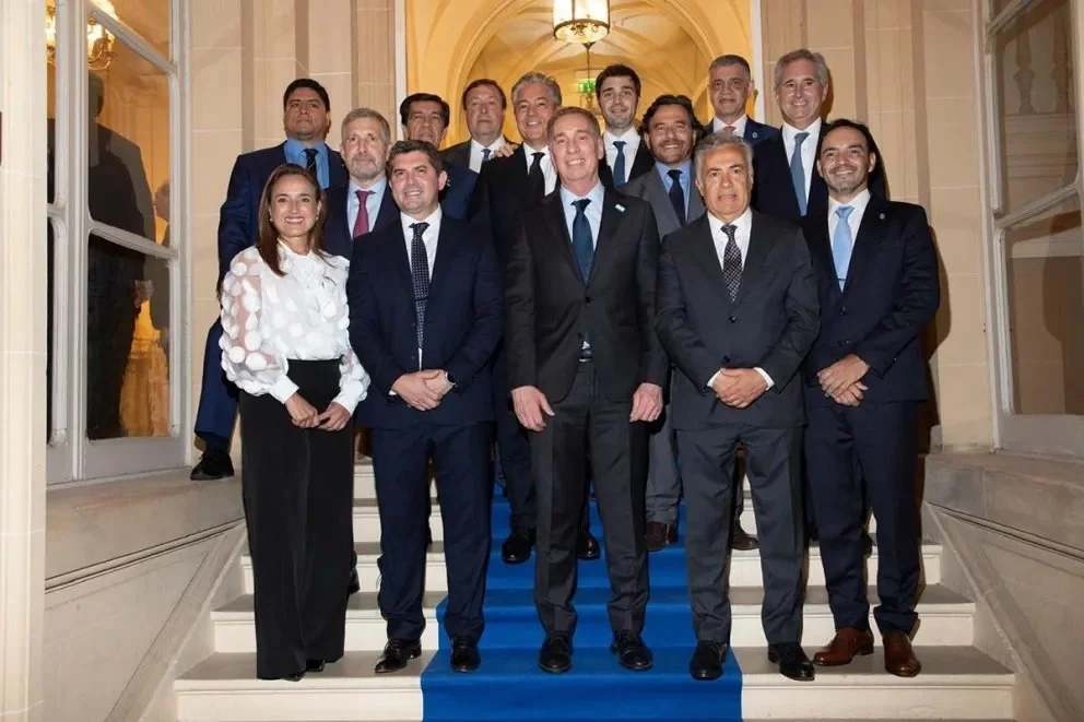 El gobernador neuquino forma parte de la delegación de mandatarios provinciales y funcionarios nacionales, encabezados por el presidente Javier Milei. Foto: Neuquén Informa. 