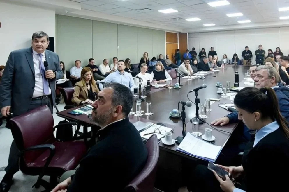 El ministro de Economía de la provincia del Neuquén expuso ante diputados provinciales los detalles de las obras. Foto: archivo